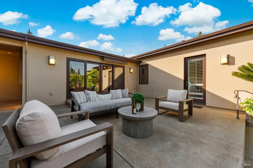 977 Pratt Avenue St. Helena, CA 94574