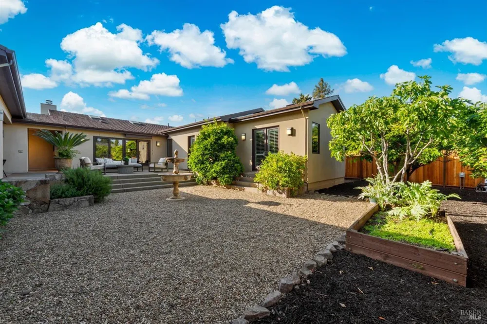 977 Pratt Avenue St. Helena, CA 94574