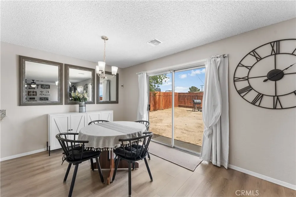 3472 Roxbury Rosamond, CA 93560