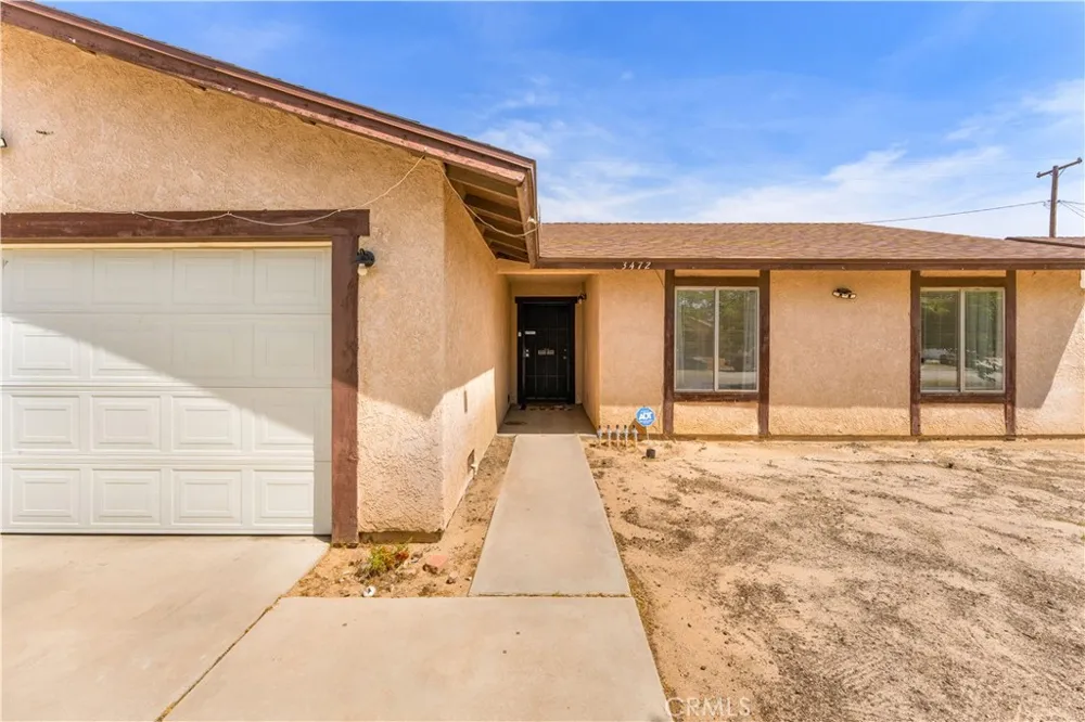 3472 Roxbury Rosamond, CA 93560