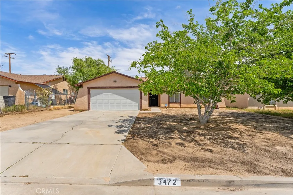 3472 Roxbury Rosamond, CA 93560