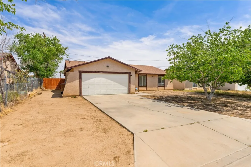 3472 Roxbury Rosamond, CA 93560