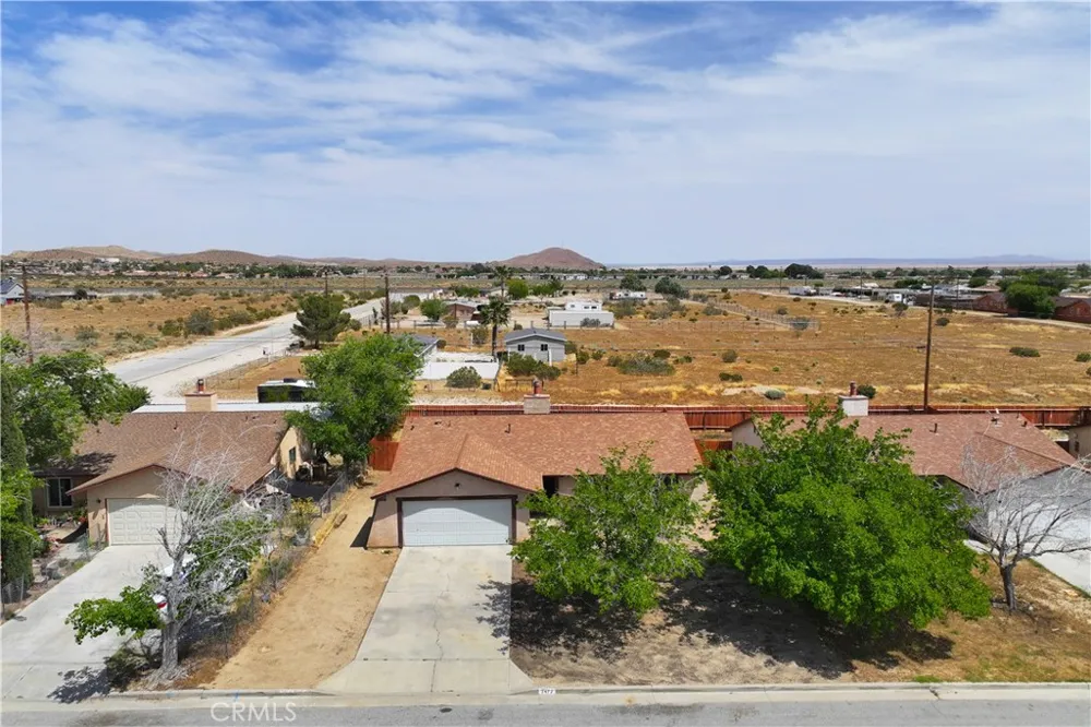 3472 Roxbury Rosamond, CA 93560