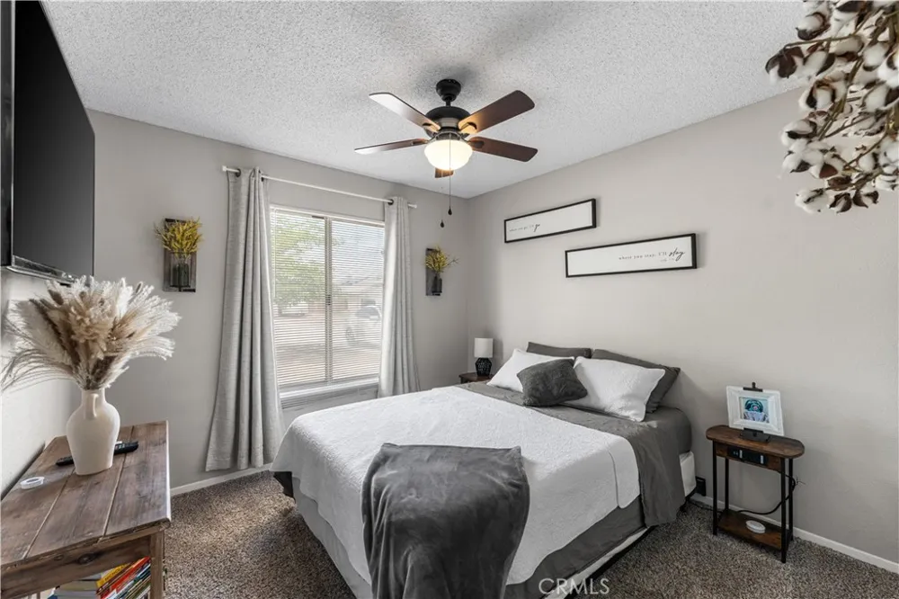 3472 Roxbury Rosamond, CA 93560