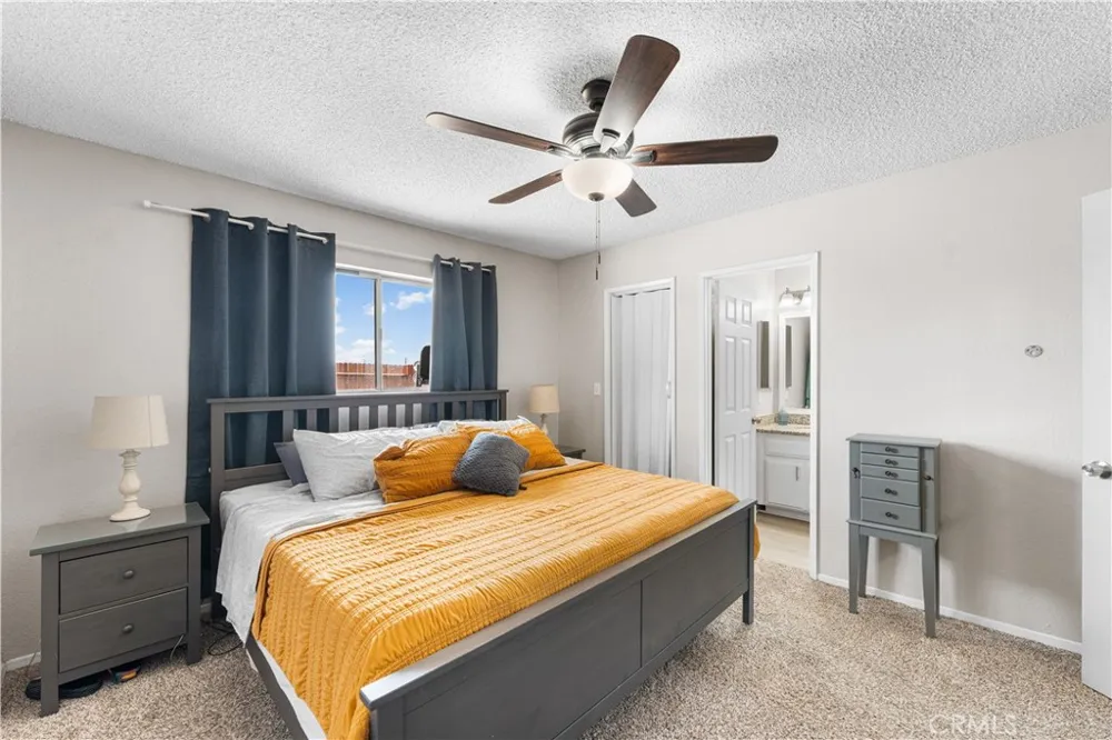 3472 Roxbury Rosamond, CA 93560