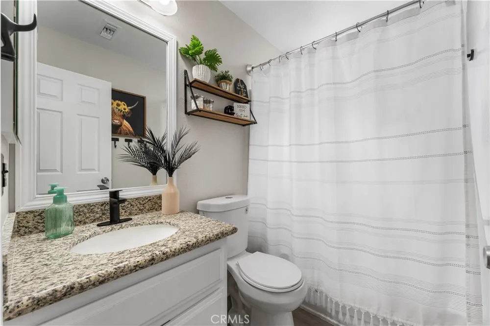 3472 Roxbury Rosamond, CA 93560