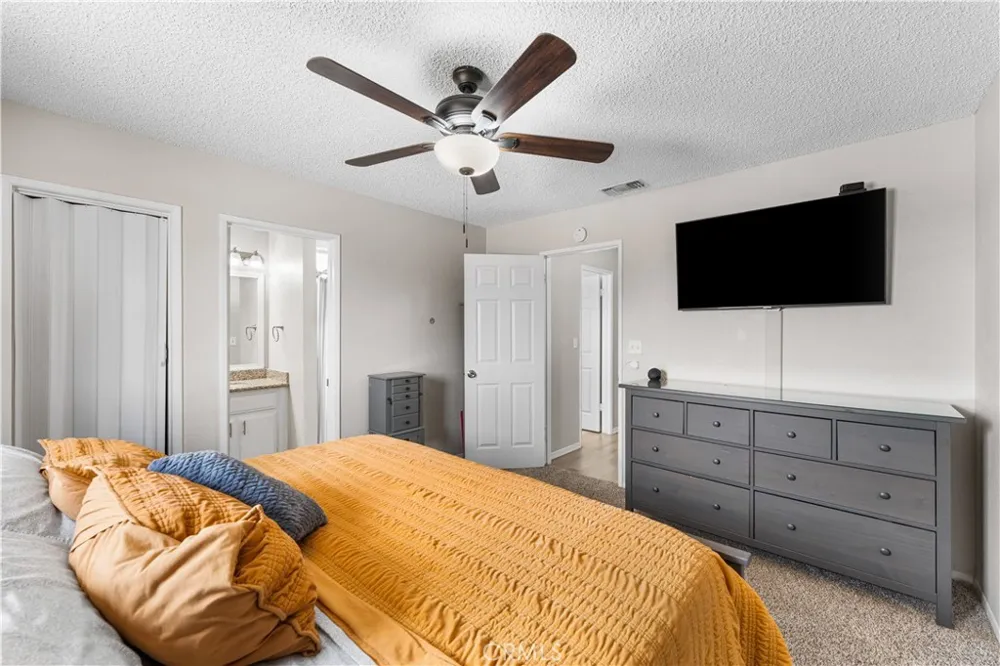 3472 Roxbury Rosamond, CA 93560
