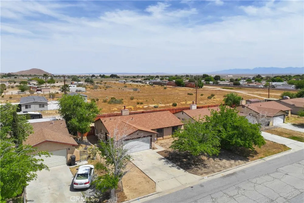 3472 Roxbury Rosamond, CA 93560