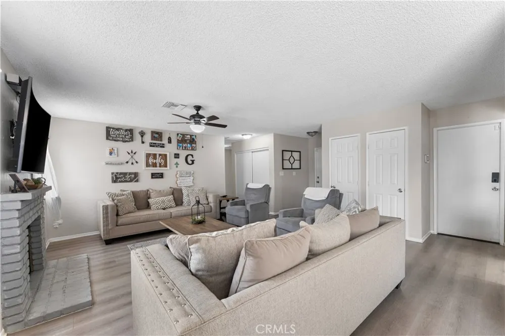 3472 Roxbury Rosamond, CA 93560