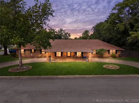 1613 S Colonial Circle