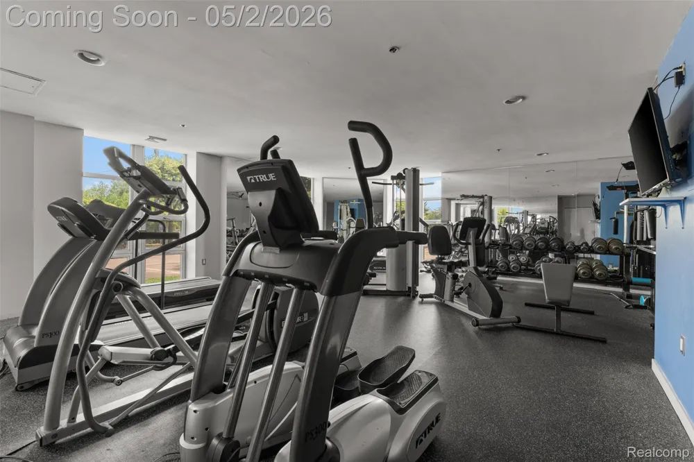 250 E Harbortown Drive #404 Detroit City, MI 48207