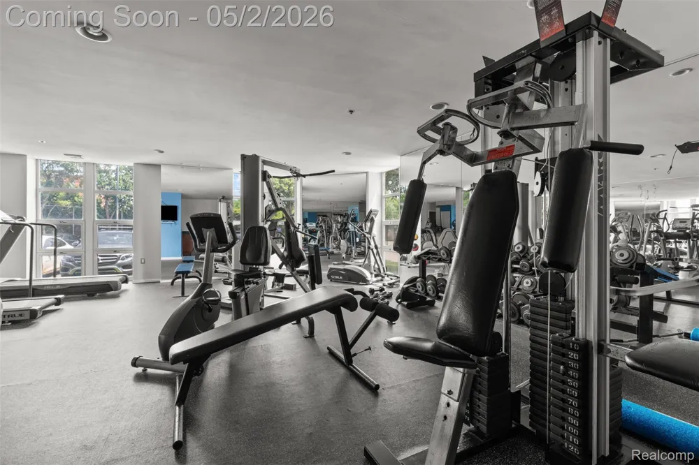 250 E Harbortown Drive #404 Detroit City, MI 48207