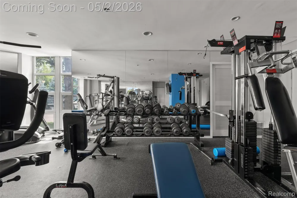 250 E Harbortown Drive #404 Detroit City, MI 48207
