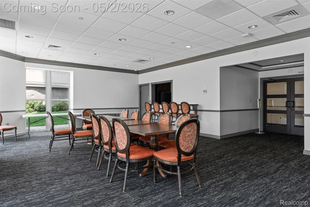 250 E Harbortown Drive #404 Detroit City, MI 48207