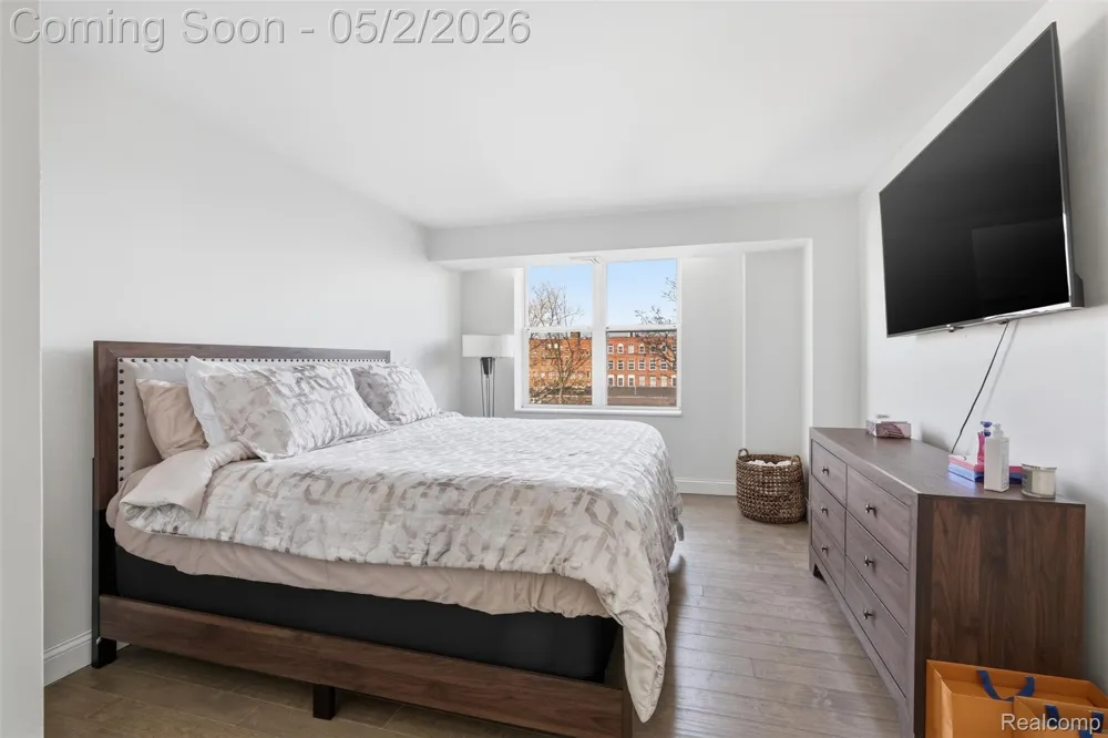 250 E Harbortown Drive #404 Detroit City, MI 48207