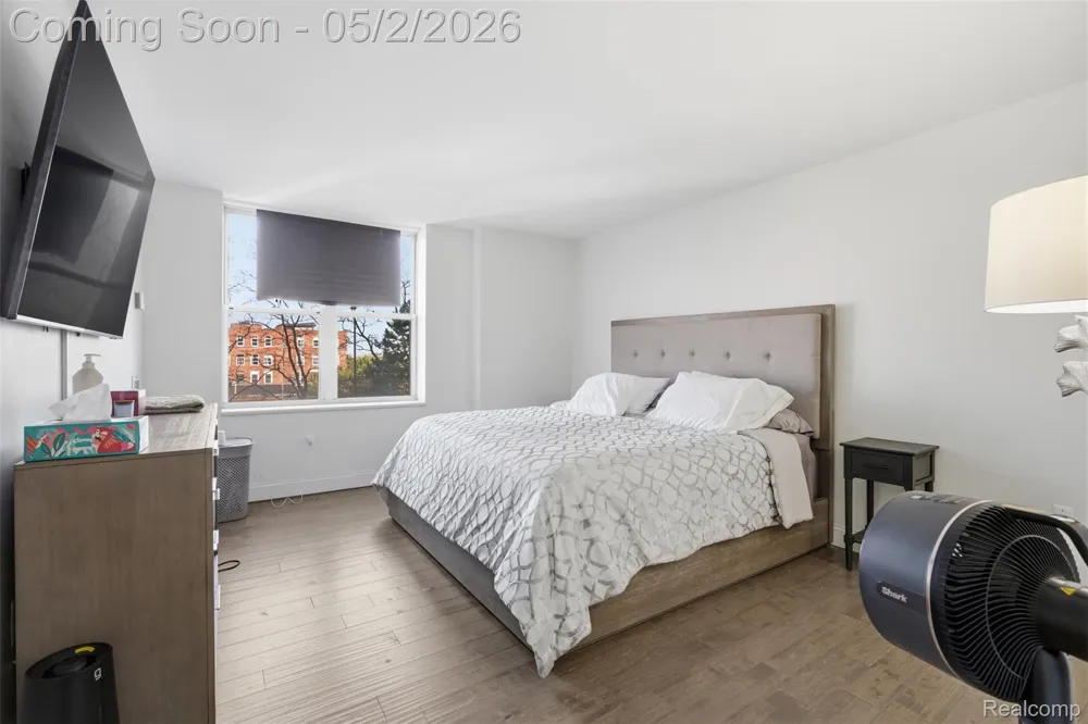 250 E Harbortown Drive #404 Detroit City, MI 48207