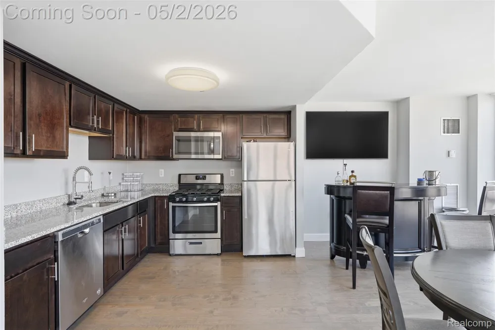 250 E Harbortown Drive #404 Detroit City, MI 48207