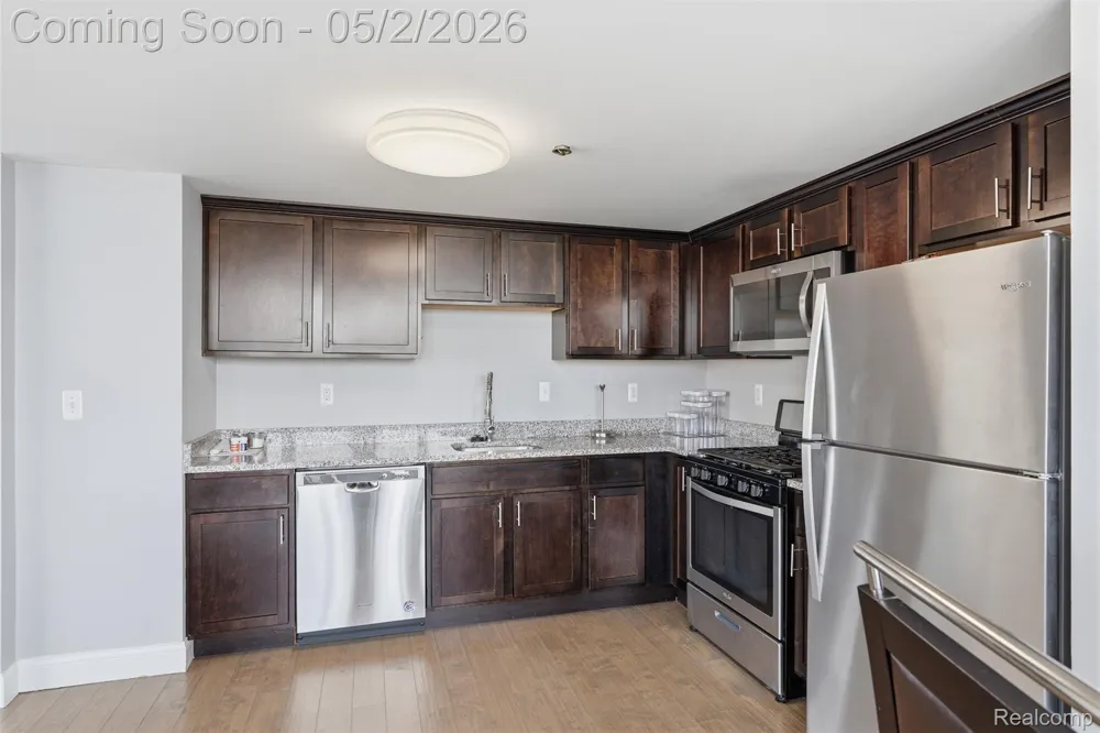 250 E Harbortown Drive #404 Detroit City, MI 48207