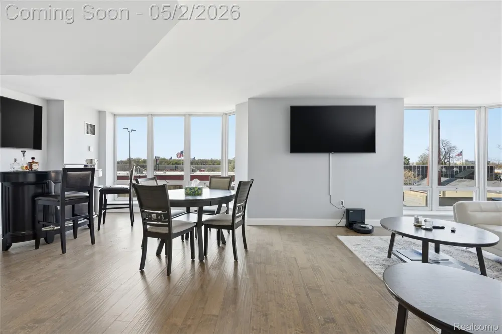 250 E Harbortown Drive #404 Detroit City, MI 48207