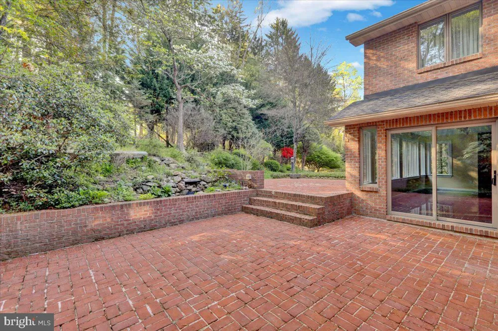 34 HESSIAN BOULEVARD Reading, PA 19607