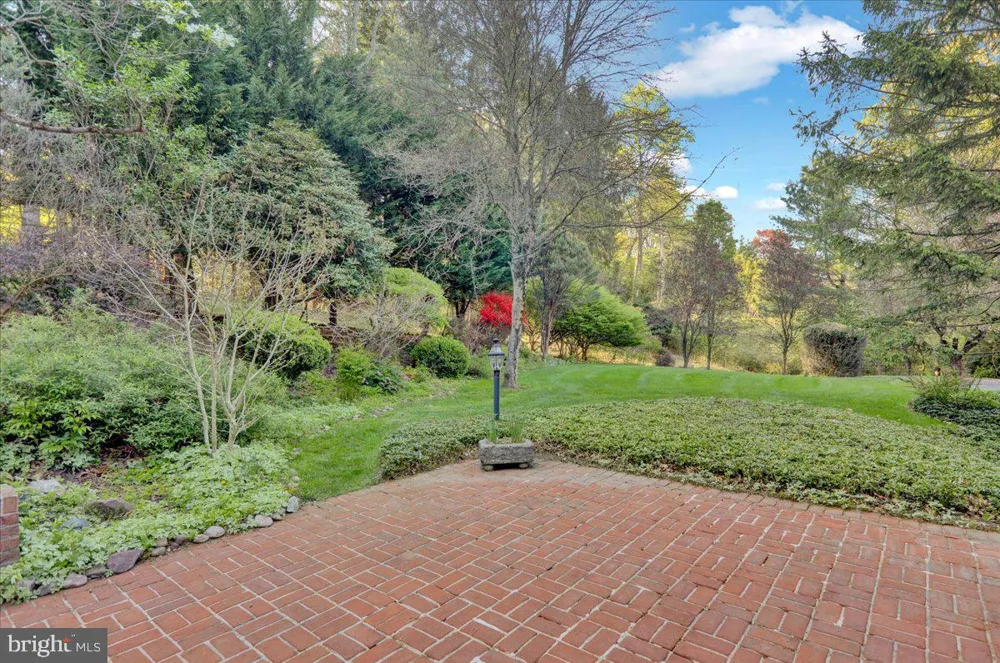 34 HESSIAN BOULEVARD Reading, PA 19607