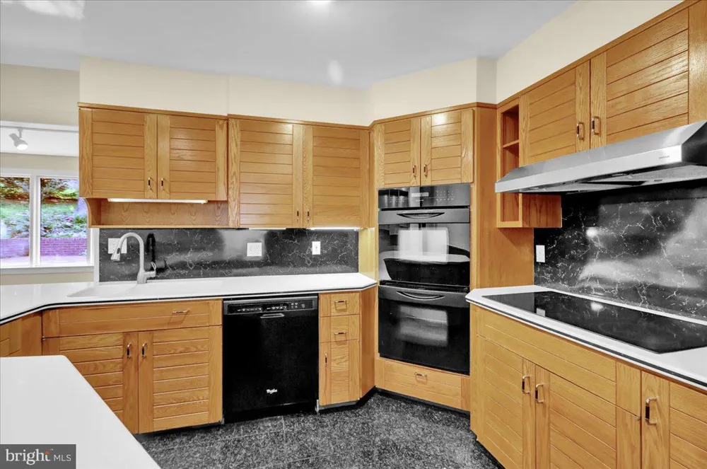 34 HESSIAN BOULEVARD Reading, PA 19607