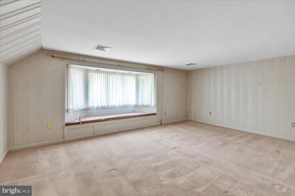 34 HESSIAN BOULEVARD Reading, PA 19607