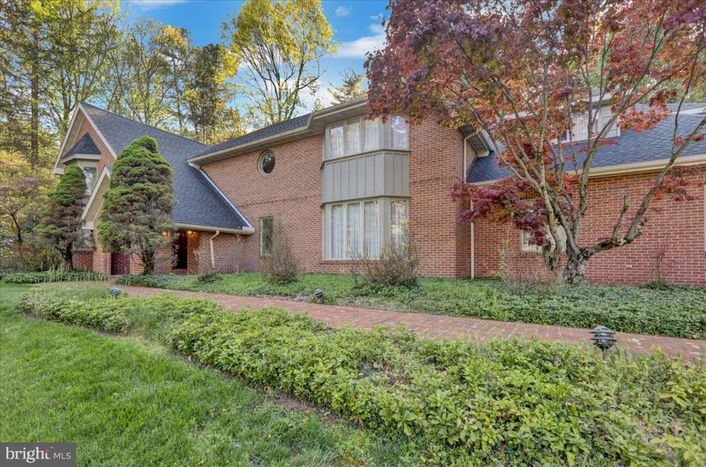 34 HESSIAN BOULEVARD Reading, PA 19607