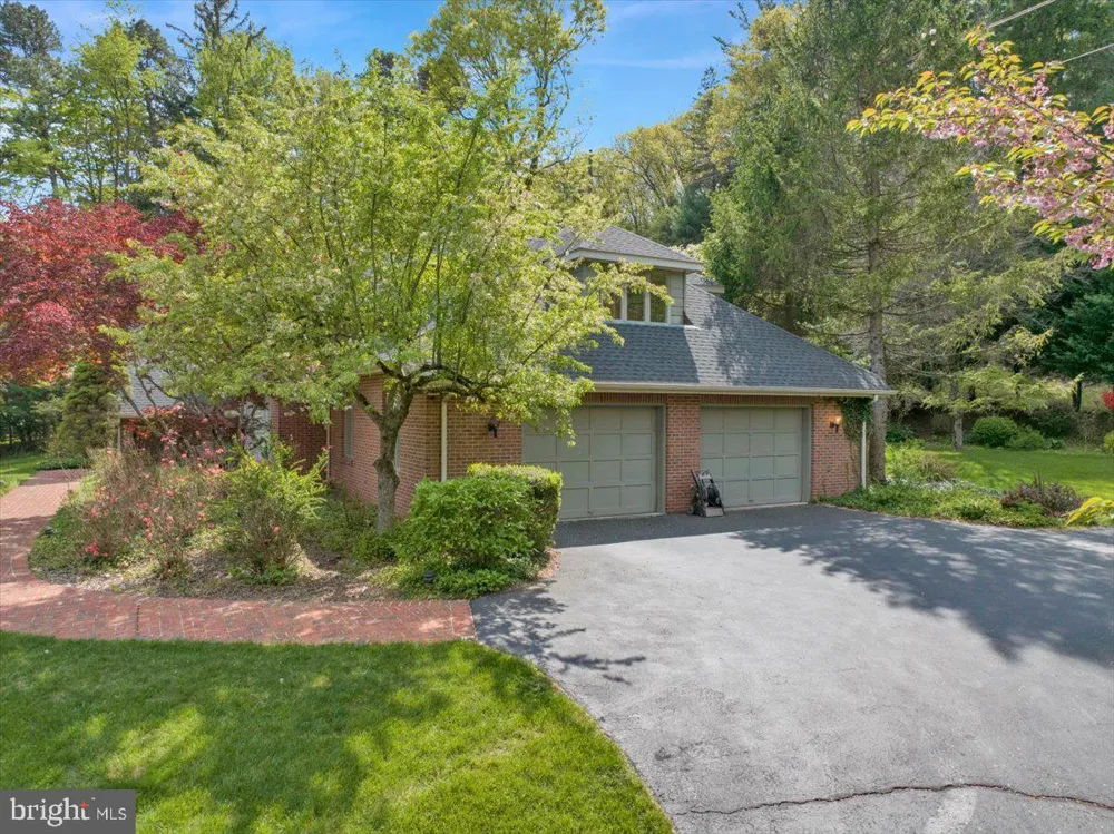 34 HESSIAN BOULEVARD Reading, PA 19607
