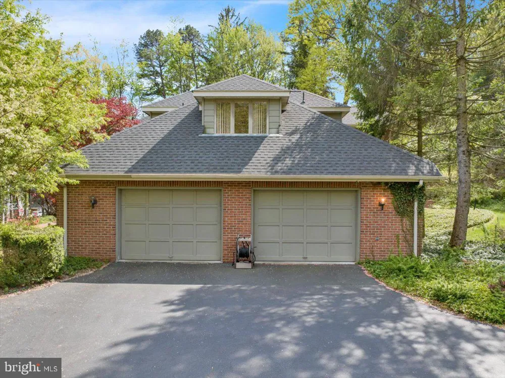 34 HESSIAN BOULEVARD Reading, PA 19607