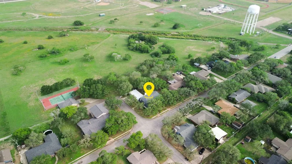 638 Retama Avenue Taft, TX 78390