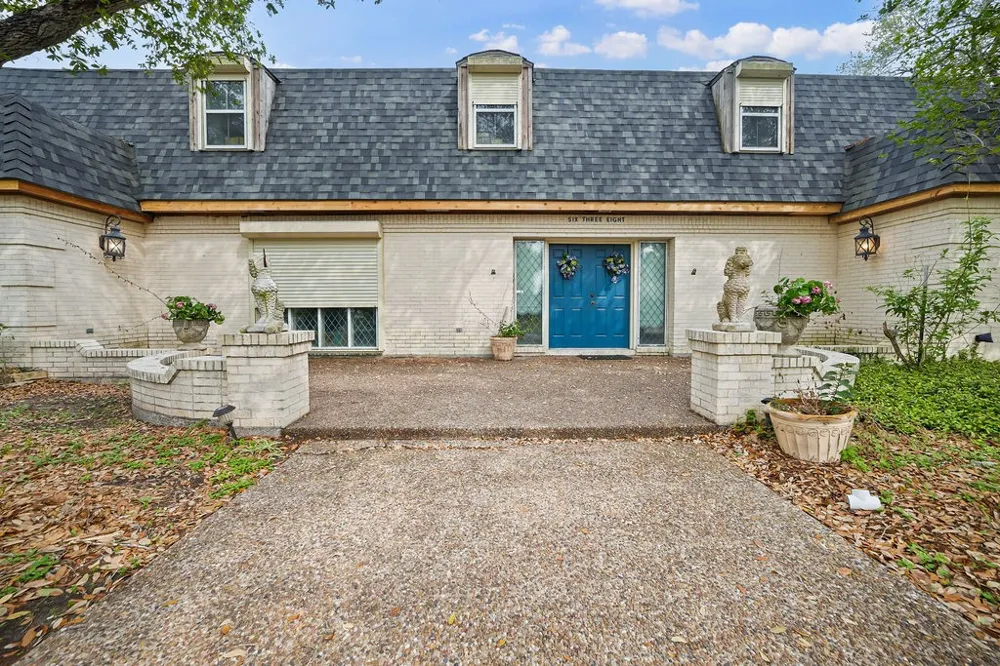 638 Retama Avenue Taft, TX 78390