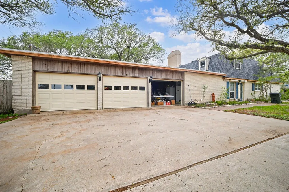 638 Retama Avenue Taft, TX 78390