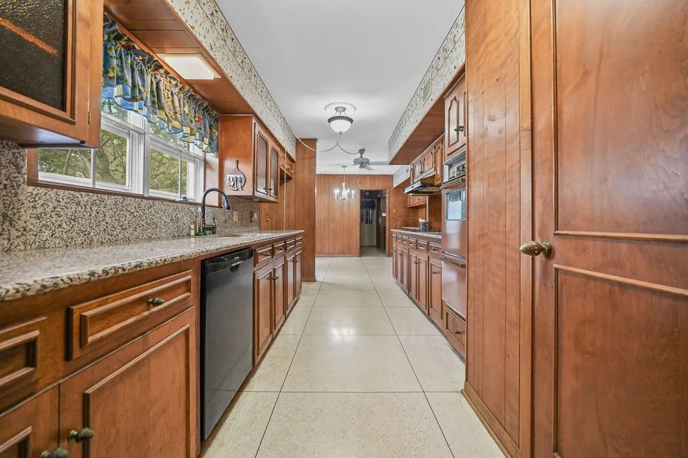 638 Retama Avenue Taft, TX 78390