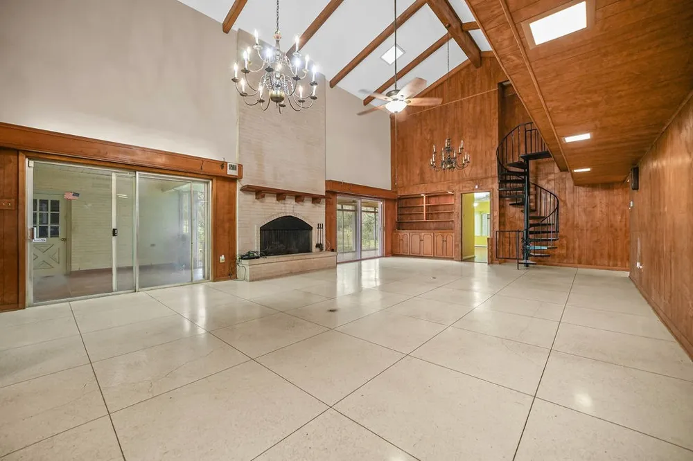 638 Retama Avenue Taft, TX 78390