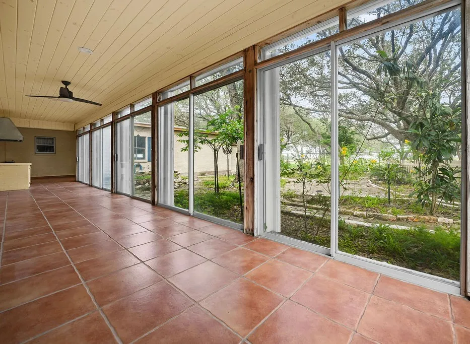 638 Retama Avenue Taft, TX 78390