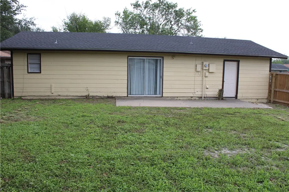230 Birchwood Kingsville, TX 78363