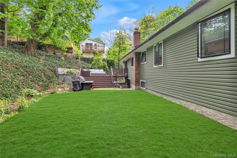 9 Winding Way Sea Cliff, NY 11579