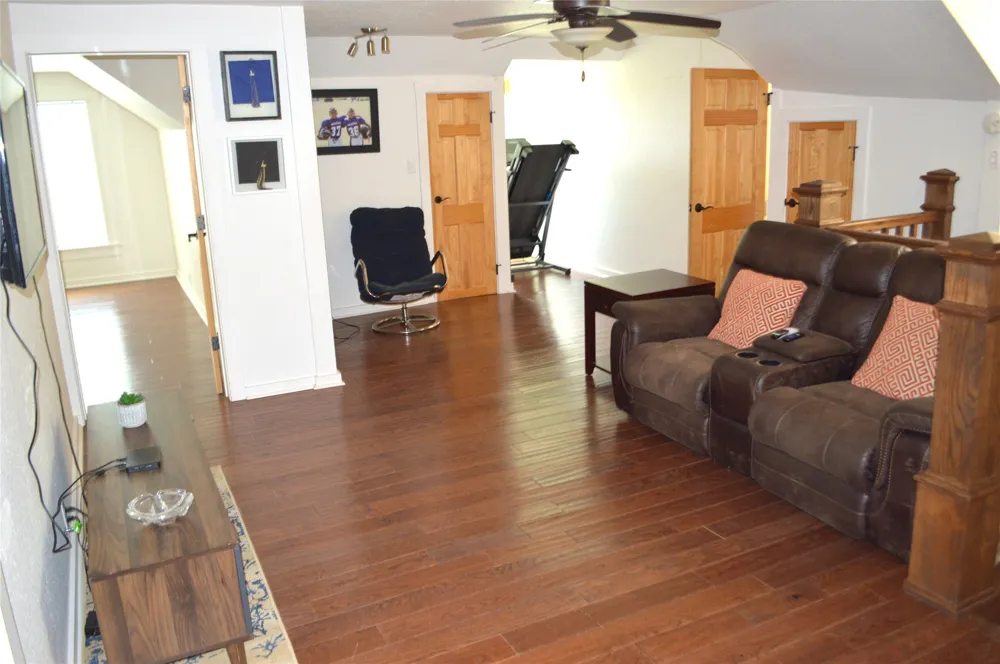 3202 Travis Cameron, TX 76520