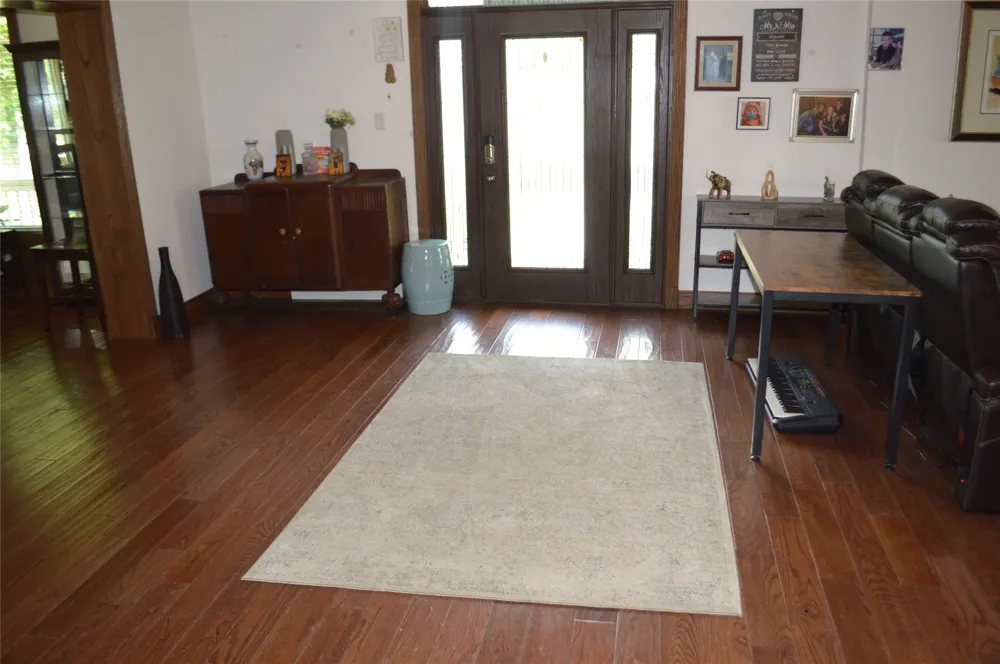 3202 Travis Cameron, TX 76520