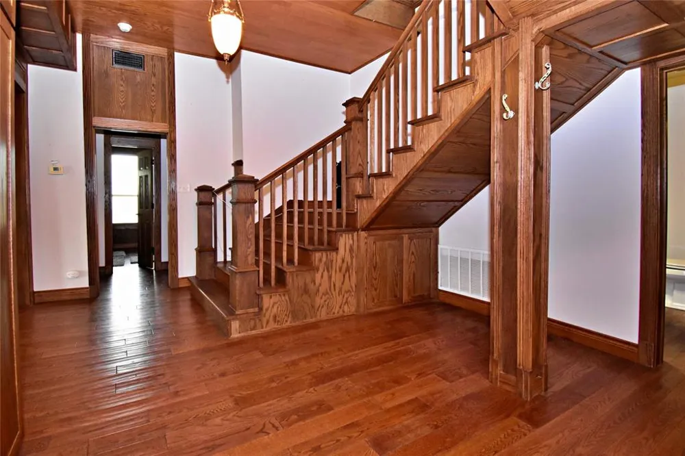 3202 Travis Cameron, TX 76520