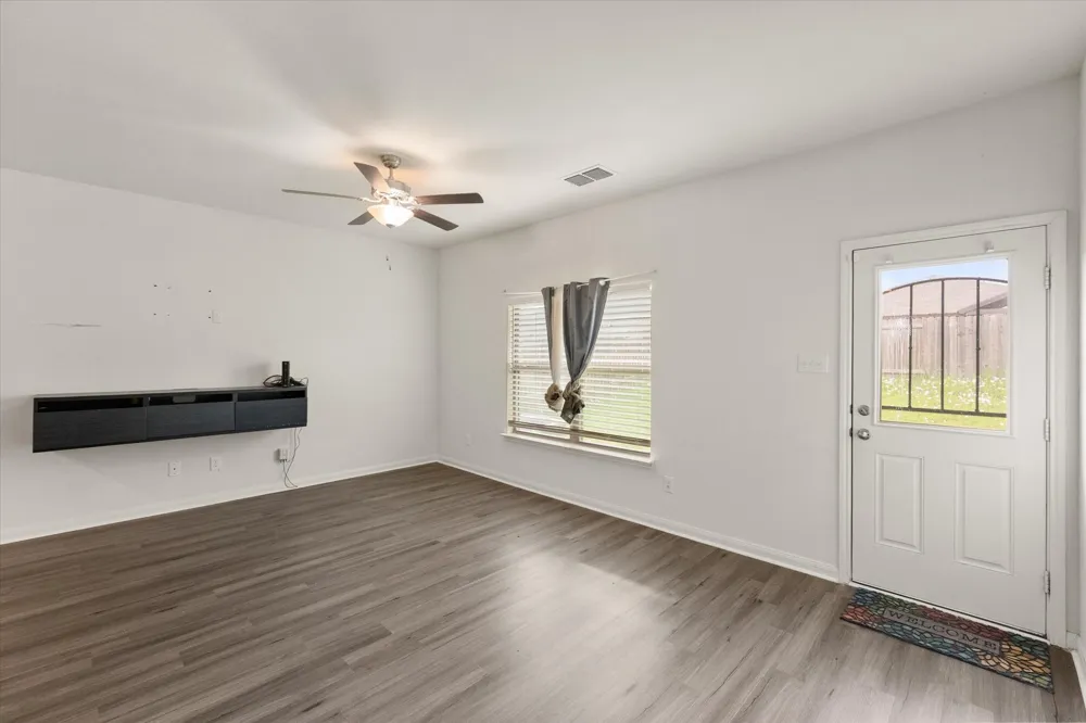 14373 Wrangler Way Dallas, TX 75253