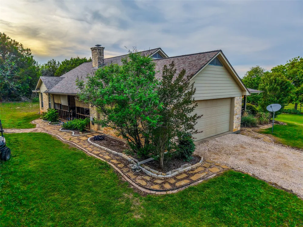 5636 Fm 56 Clifton, TX 76634