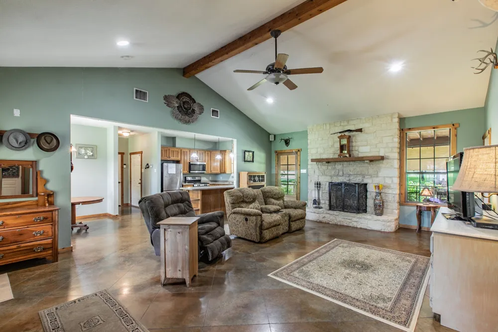 5636 Fm 56 Clifton, TX 76634