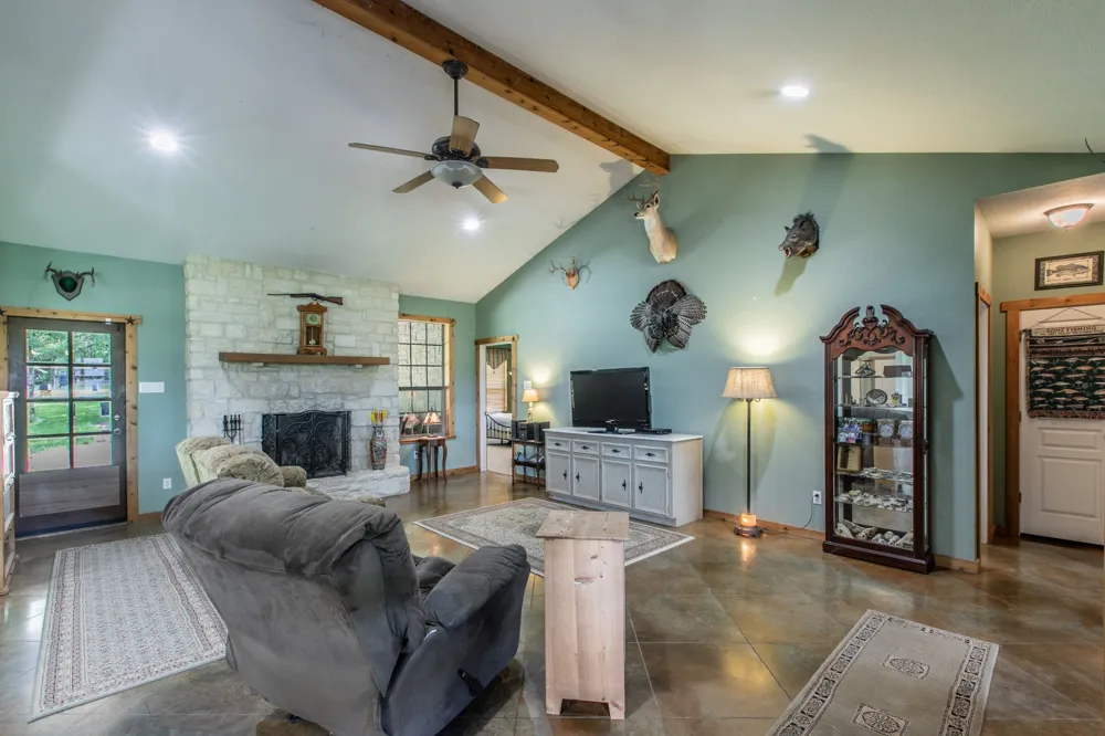5636 Fm 56 Clifton, TX 76634
