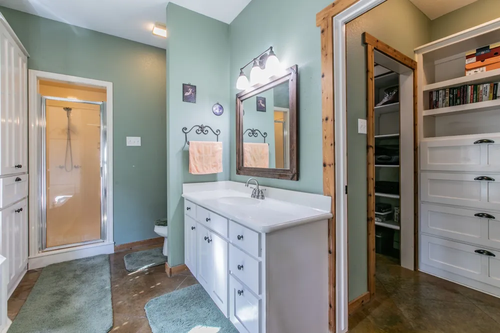 5636 Fm 56 Clifton, TX 76634