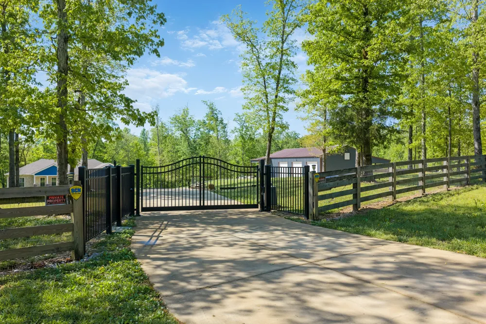 694 Lick Creek Boat Dock Loop Parsons, TN 38363