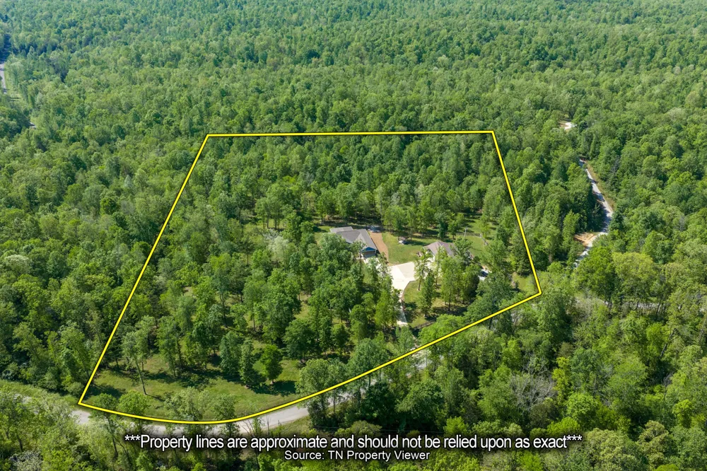 694 Lick Creek Boat Dock Loop Parsons, TN 38363