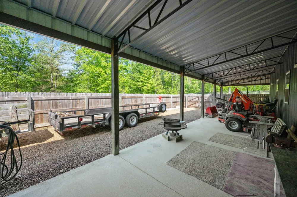 694 Lick Creek Boat Dock Loop Parsons, TN 38363