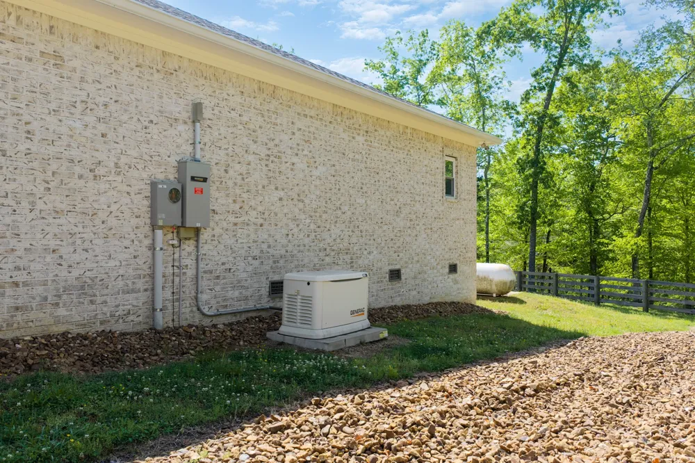 694 Lick Creek Boat Dock Loop Parsons, TN 38363